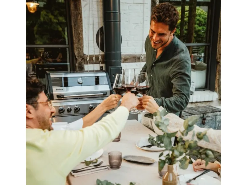 Enders Gasgrills|Gasgrill Kanasas II Pro 4 SIK Profi Turbo 4 Brenner & Seitenkocher Silber