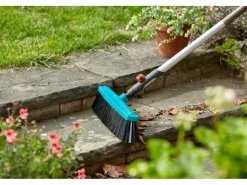 Gardena Kombisysteme|Besen|Combisystem-Komplettangebot mit Straßenbesen, Fugenbürste M und Stiel