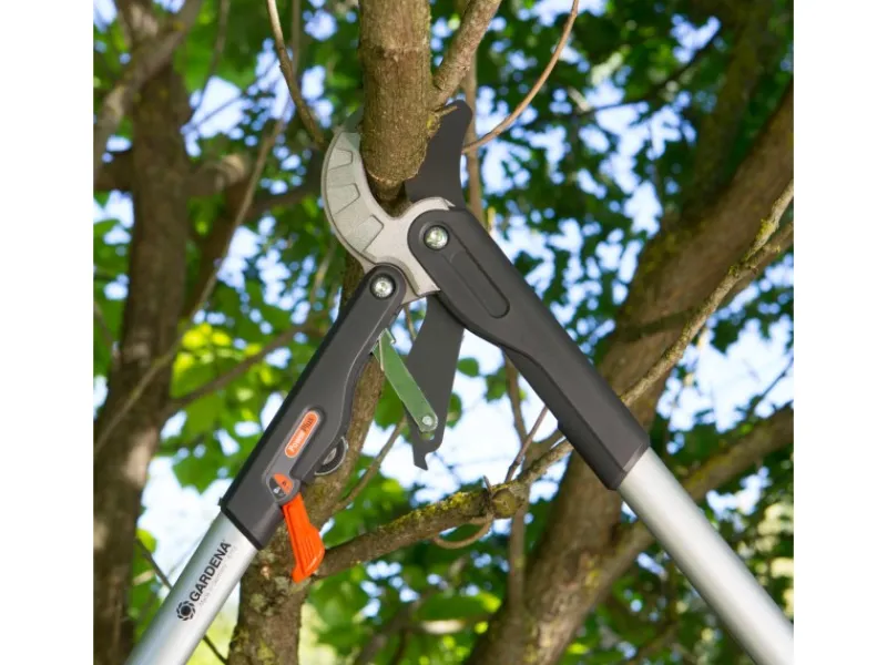 Comfort Ratschen-Astschere SmartCut bis 45 mm Schnittstärke*Gardena