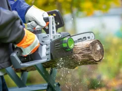 LUX-TOOLS Kettensägen|LUX Akku-Kettensägen-Set A-KS-20/25 inkl. Schnellladegerät