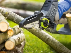 LUX-TOOLS Kettensägen|Akku-Astsäge 20 V A-EAS-20/100 1 Power System ohne Akku & Ladegerät