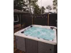 Nordlys Outdoor Whirlpools|Ganzjahres-Whirlpool Coral / 2 Liegen / 3 Sitzflächen