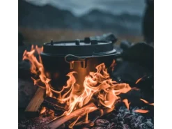 Petromax Campingzubehör|Dutch Oven FT4.5 Schwarz mit Standfüßen 3,5 l