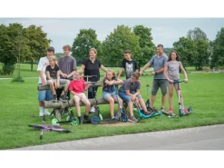 Six Degrees Aluminium Scooter mit Klappmechanismus und Ständer 230/215 mm ABEC 7 Höhenverstellbar GS-Geprüft* Clearance