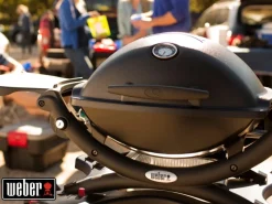 Gasgrill Q 1200 mit 1 Brenner & Rollwagen Schwarz*Weber Hot