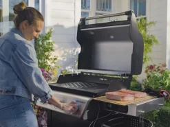 Gasgrill Spirit EPX-325S GBS Smart Grill mit 3 Brennern und SearZone*Weber Hot