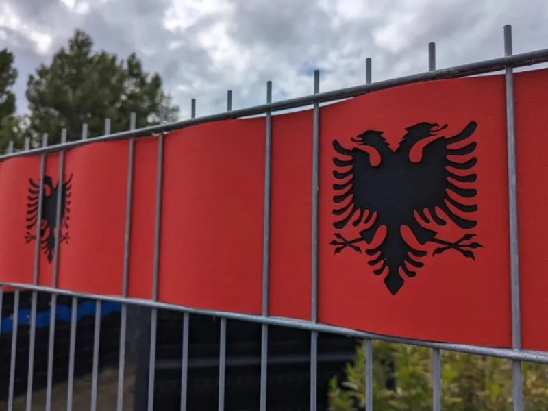 zaunzu Sichtschutz Fanartikel Albanien für Doppelstabmatten Akzentstreifen*